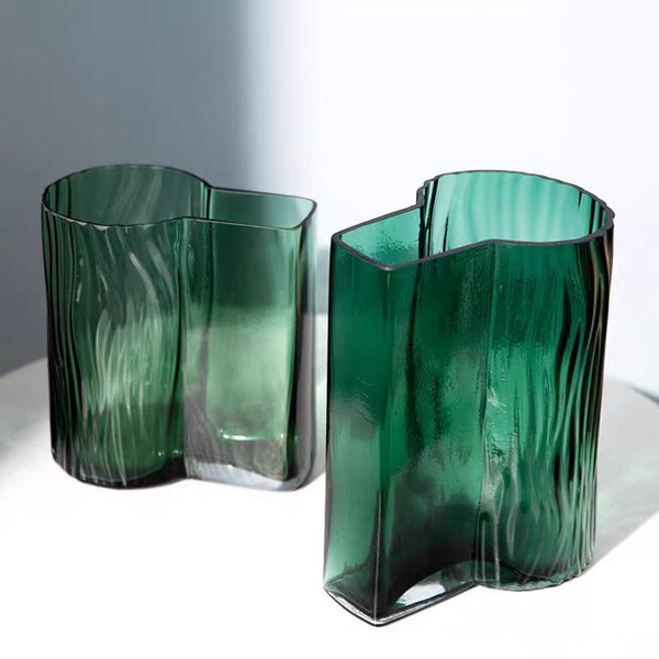 vases 48